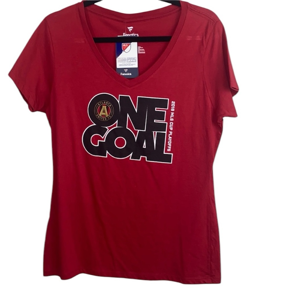 NWT Atlanta United One Goal T-shirt Medium women’s red v-neck